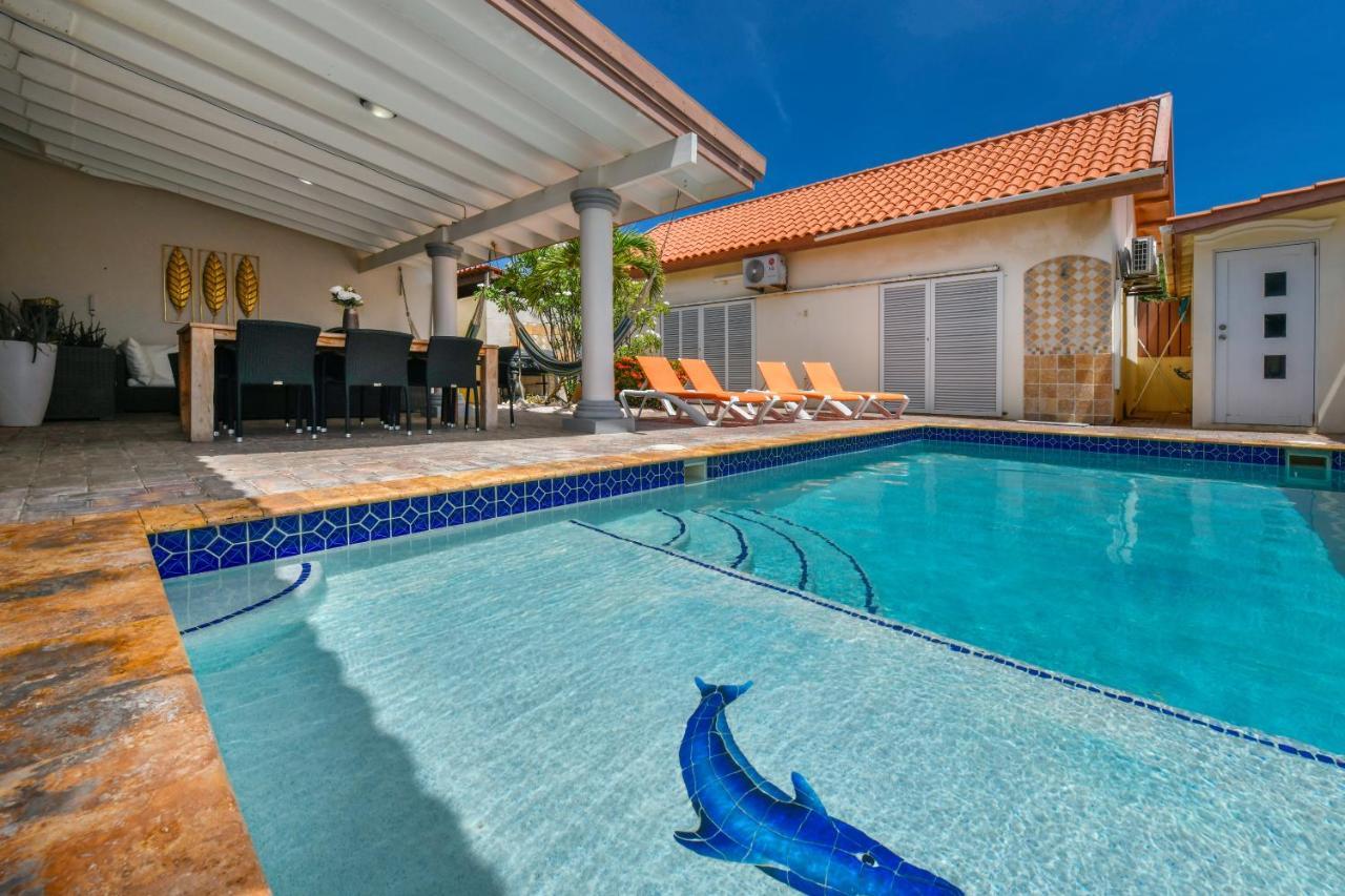 Villa Swiss Paradise With Private Pool Palm Beach Kültér fotó