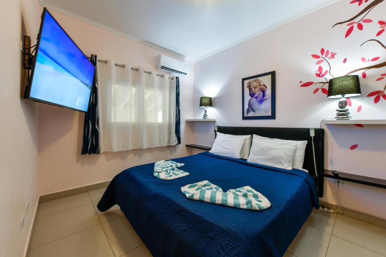 Villa Swiss Paradise With Private Pool Palm Beach Kültér fotó