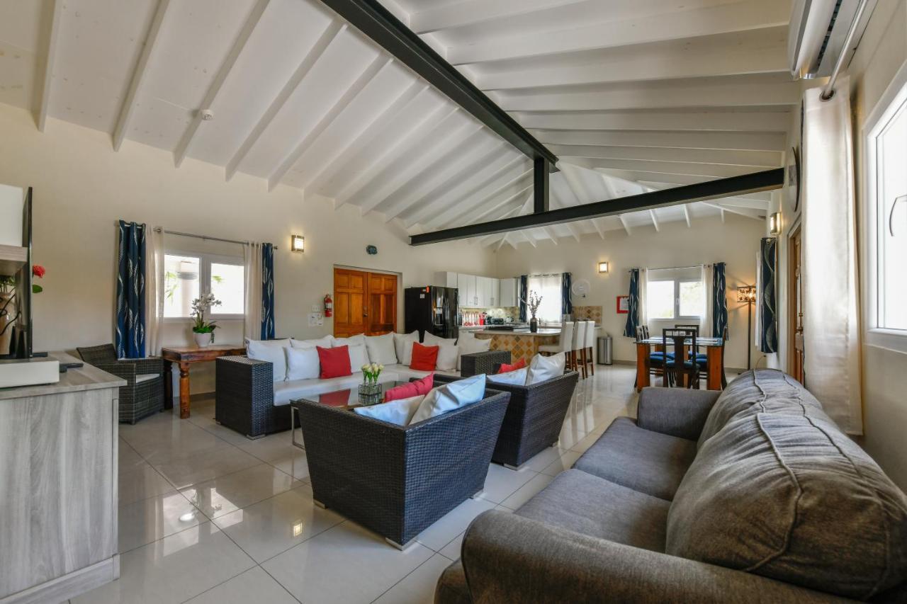 Villa Swiss Paradise With Private Pool Palm Beach Kültér fotó