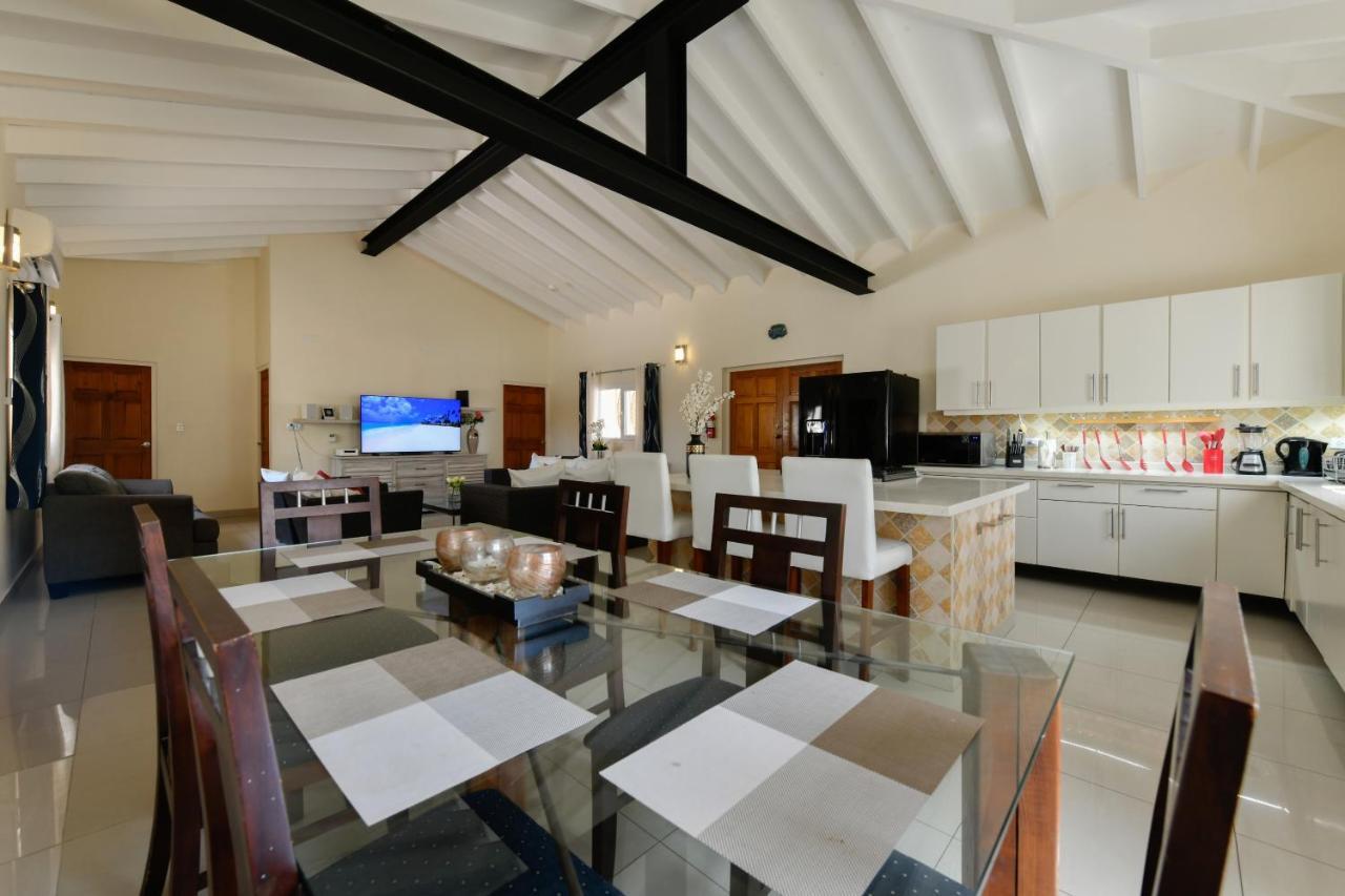 Villa Swiss Paradise With Private Pool Palm Beach Kültér fotó