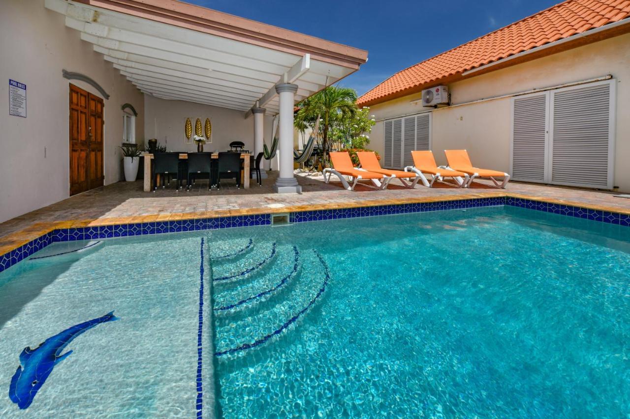 Villa Swiss Paradise With Private Pool Palm Beach Kültér fotó