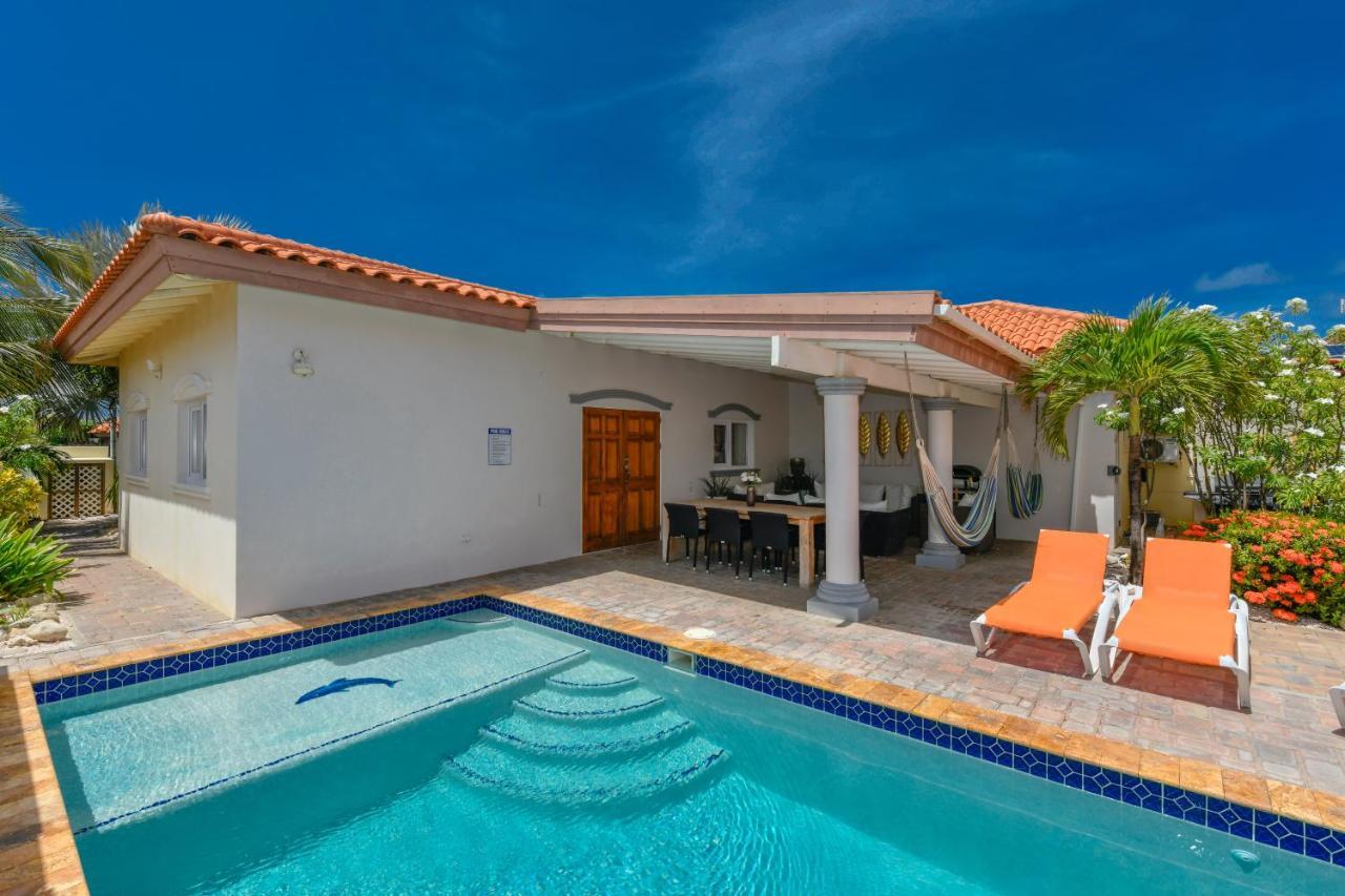Villa Swiss Paradise With Private Pool Palm Beach Kültér fotó