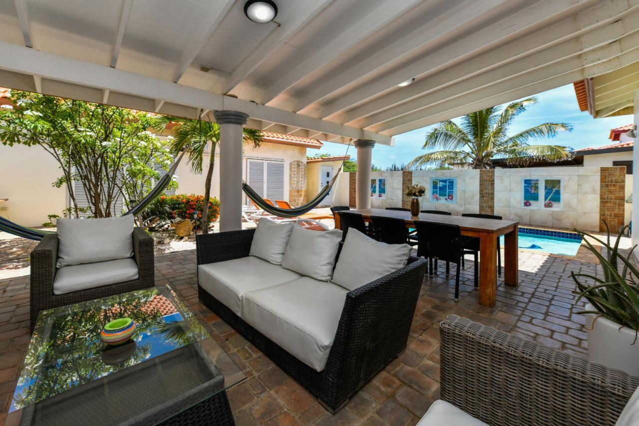 Villa Swiss Paradise With Private Pool Palm Beach Kültér fotó