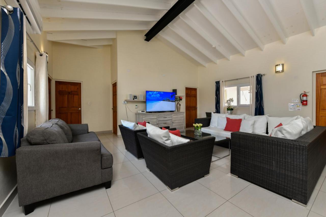 Villa Swiss Paradise With Private Pool Palm Beach Kültér fotó