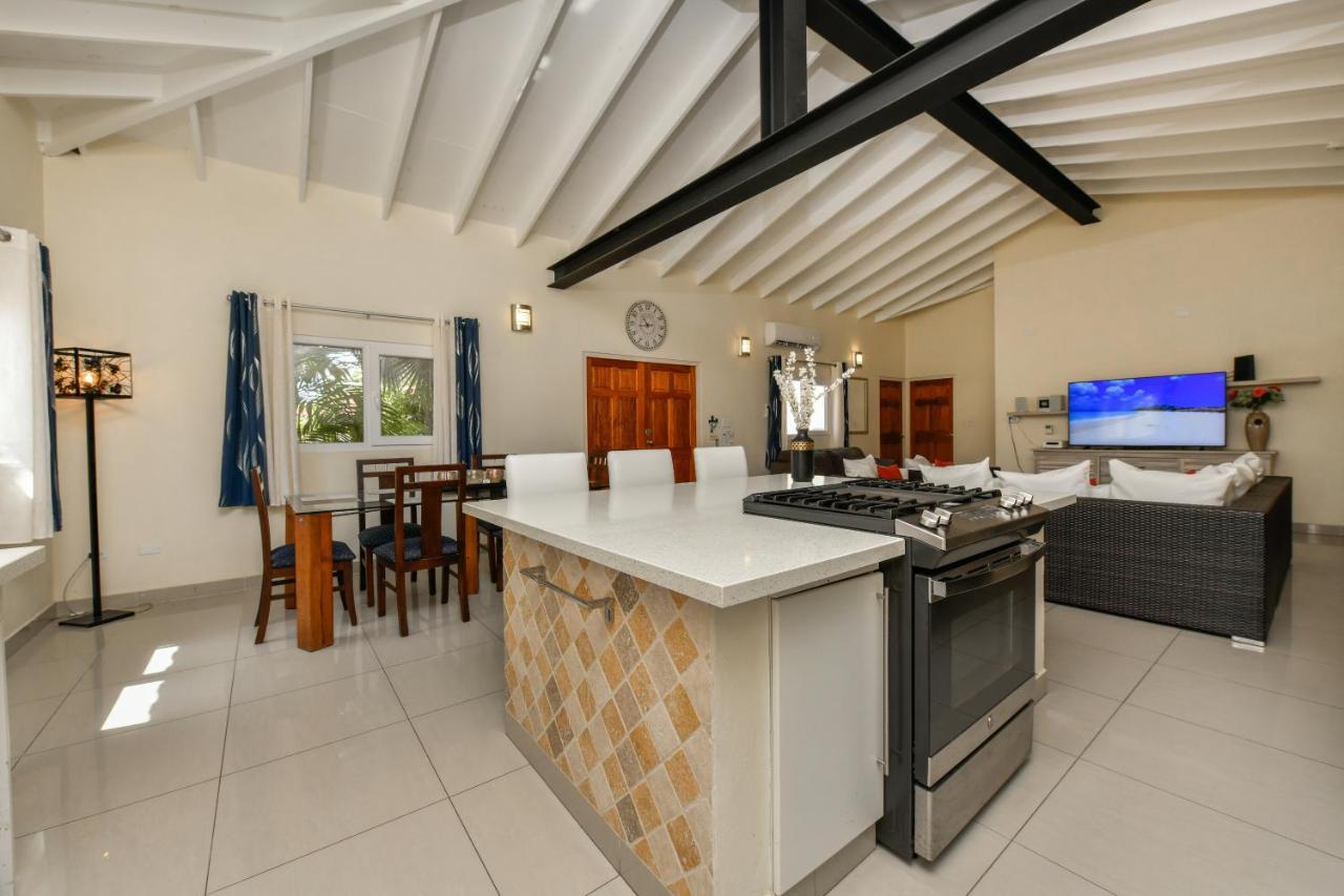 Villa Swiss Paradise With Private Pool Palm Beach Kültér fotó