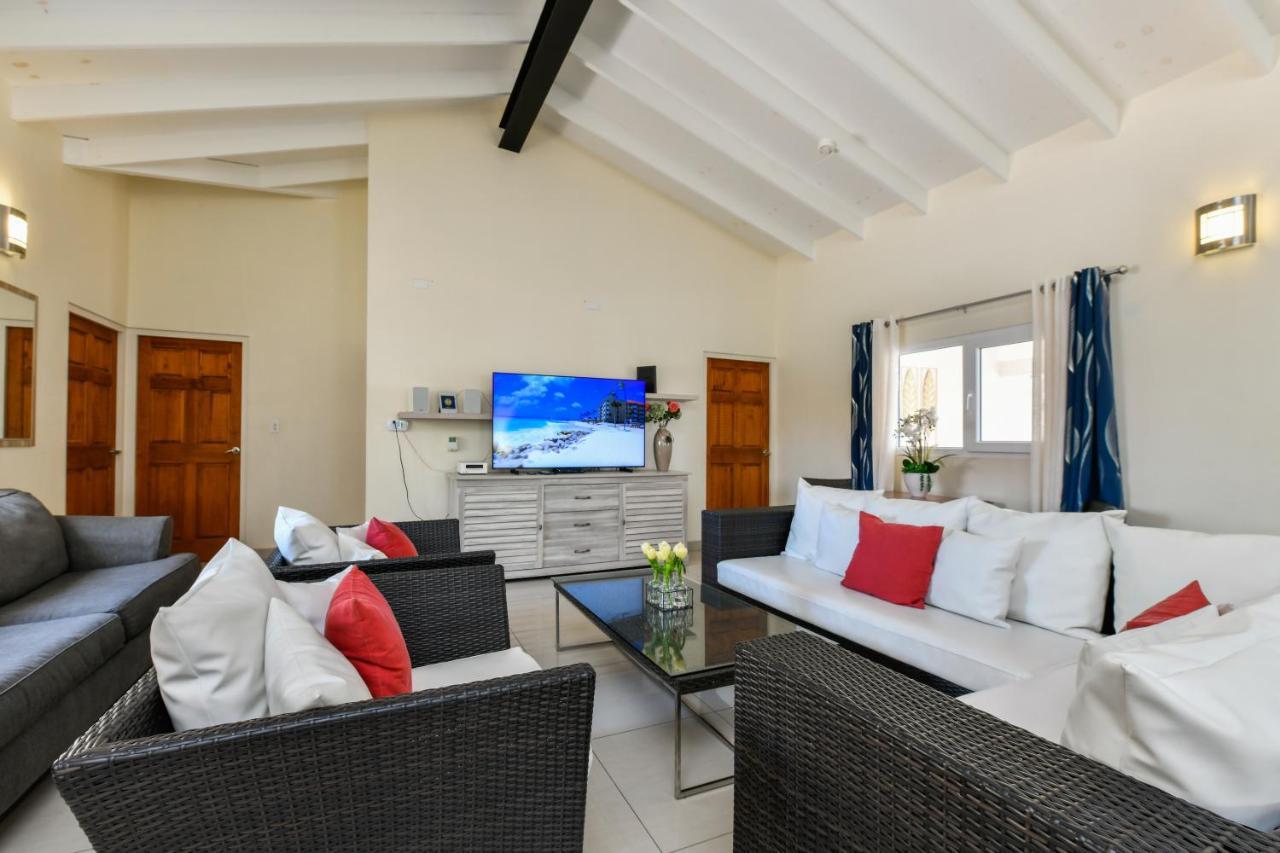 Villa Swiss Paradise With Private Pool Palm Beach Kültér fotó