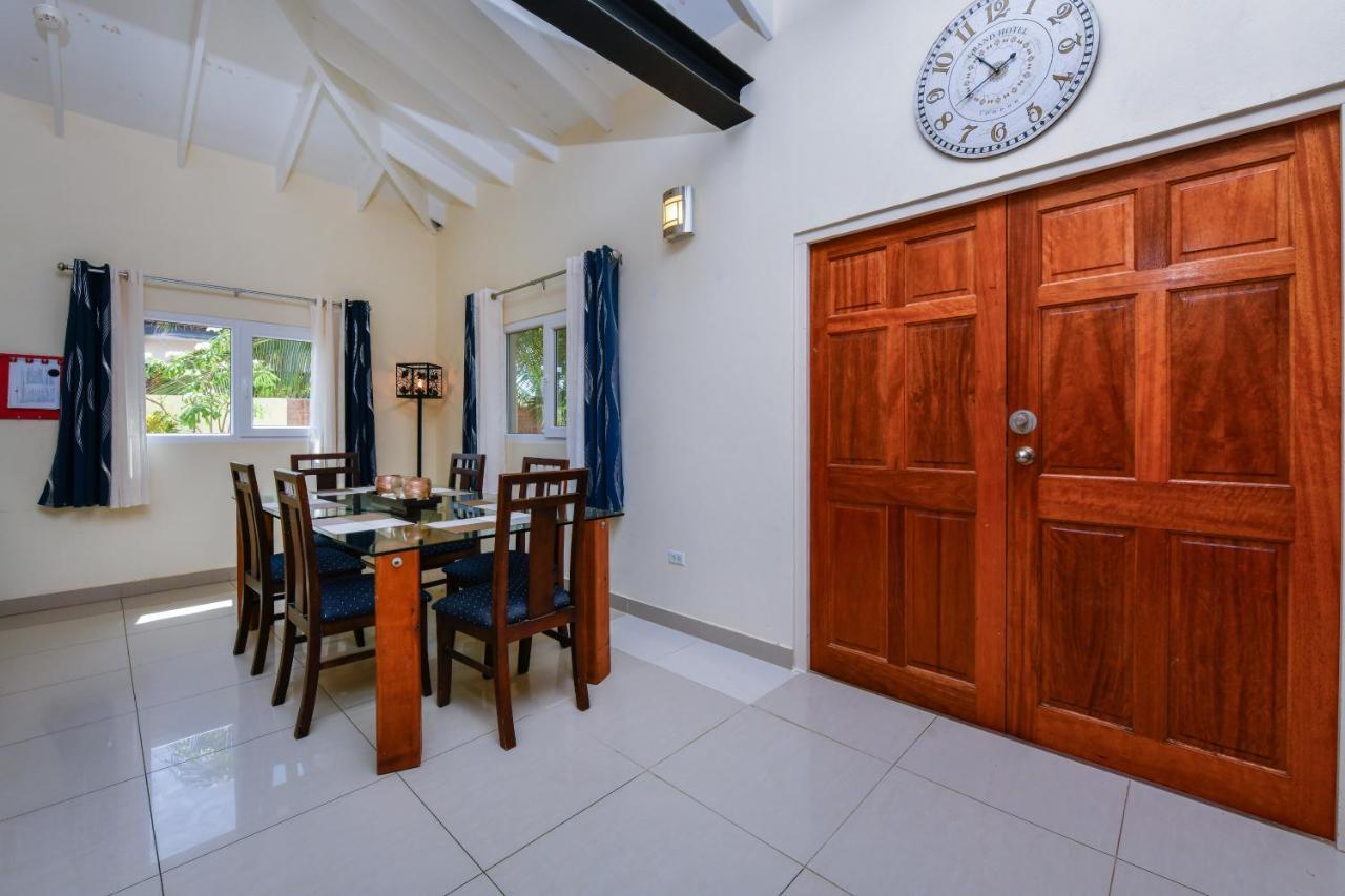 Villa Swiss Paradise With Private Pool Palm Beach Kültér fotó