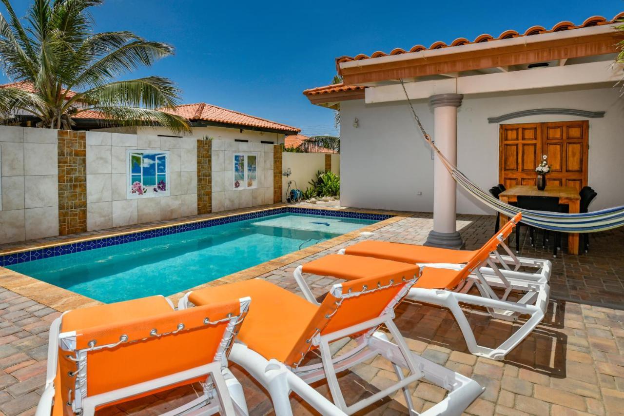 Villa Swiss Paradise With Private Pool Palm Beach Kültér fotó