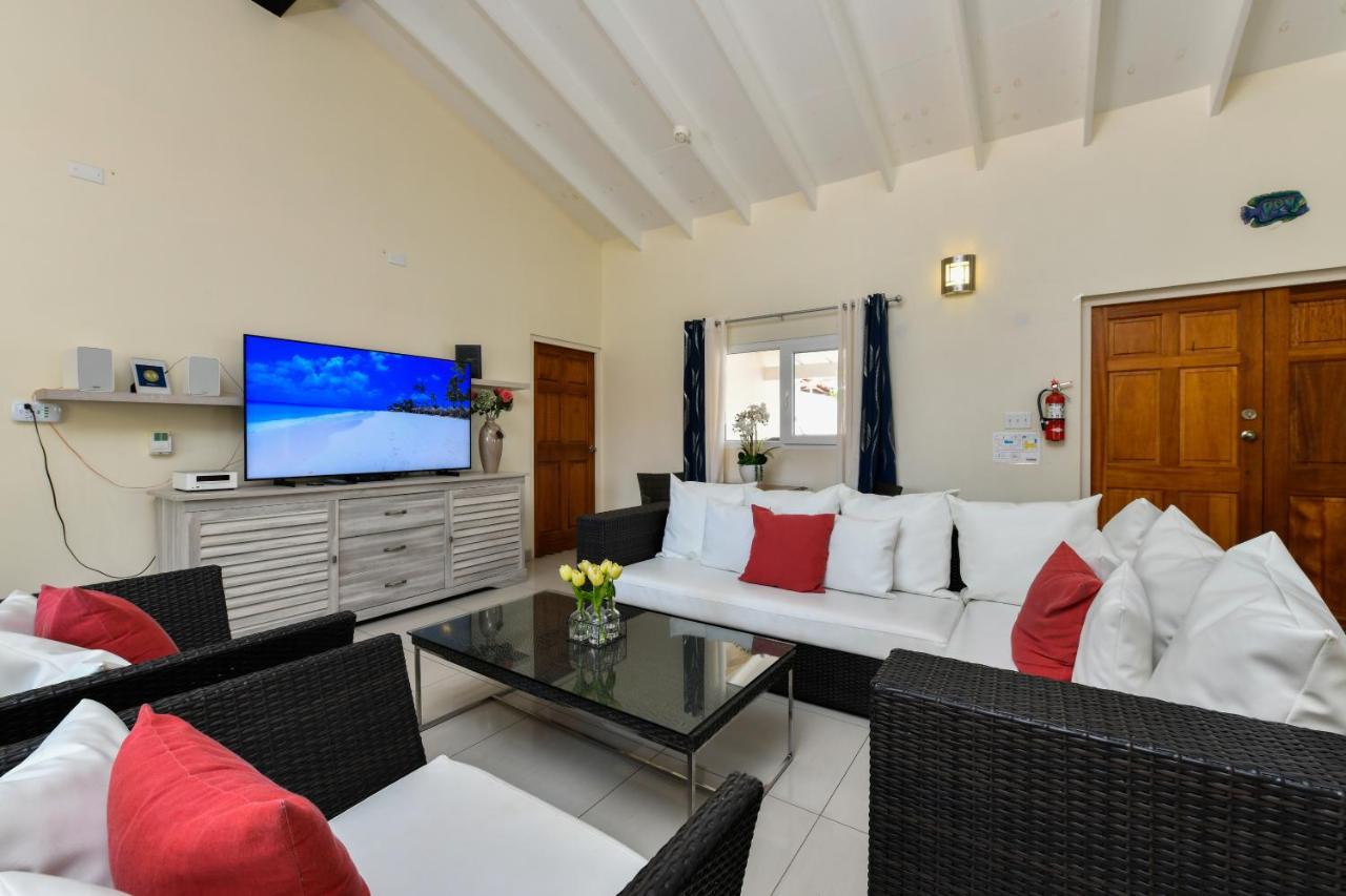 Villa Swiss Paradise With Private Pool Palm Beach Kültér fotó